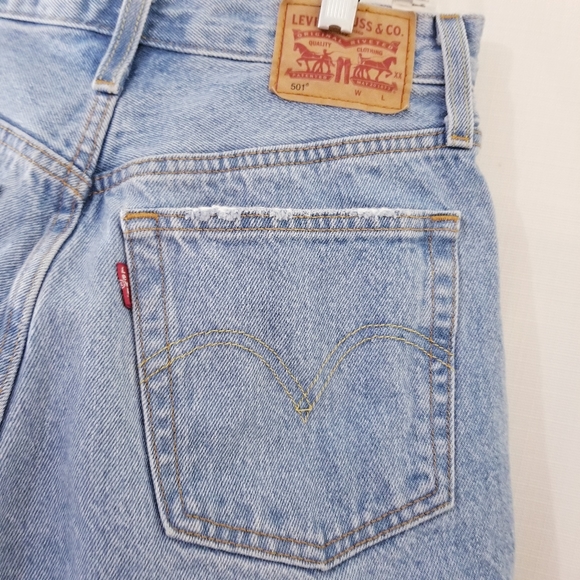 Levis 501 button fly jean shorts - Picture 8 of 15